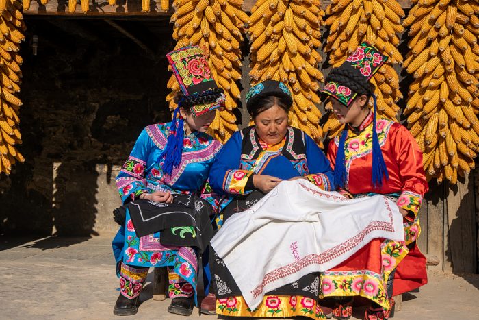 Chinese Ethnic Qiang, the only ethnic group recorded by oracle bones, now is writing a new chapter