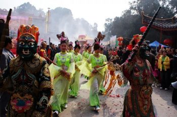 Wenquxing God blesses Chinese good results in exams, visit the temple and experience the culture