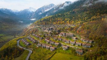 Feel Jiuzhaigou beauty, Ritz-Carlton Reserve in Rissai Valley offers you exquisite experience