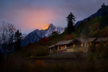 Feel Jiuzhaigou beauty, Ritz-Carlton Reserve in Rissai Valley offers you exquisite experience