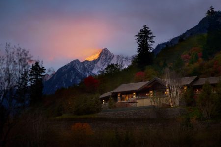 Feel Jiuzhaigou beauty, Ritz-Carlton Reserve in Rissai Valley offers you exquisite experience