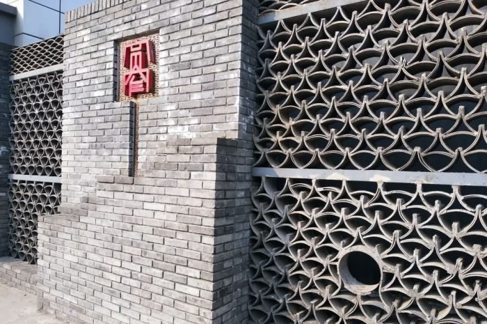 How to find stories and interests in Kuanzhai Alley of Chengdu City? 