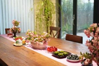 Painting course: in a beautiful traditional space learn local flower painting!