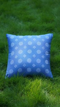 Indigo dyeing course: learn traditional indigo dyeing in an art studio !