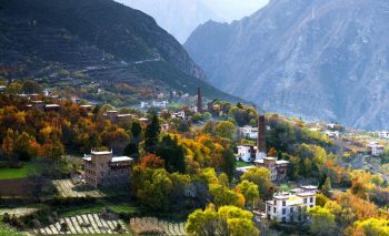 A Vacation in Tibetan Ancient Stone Village