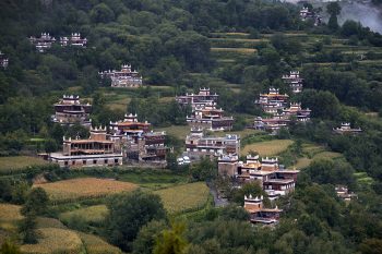 A Vacation in Tibetan Ancient Stone Village