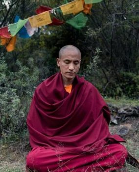 A Vacation in Tibetan Ancient Stone Village and Their Nature & Culture