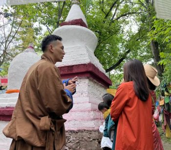 A Vacation in Tibetan Ancient Stone Village and Their Nature & Culture