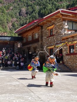 A Vacation in Tibetan Ancient Stone Village and Their Nature & Culture