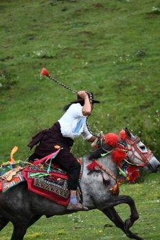 A Vacation in Tibetan Ancient Stone Village and Their Nature & Culture